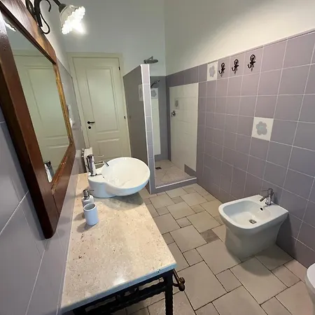 Rossofiore Bed & Breakfast Castiadas