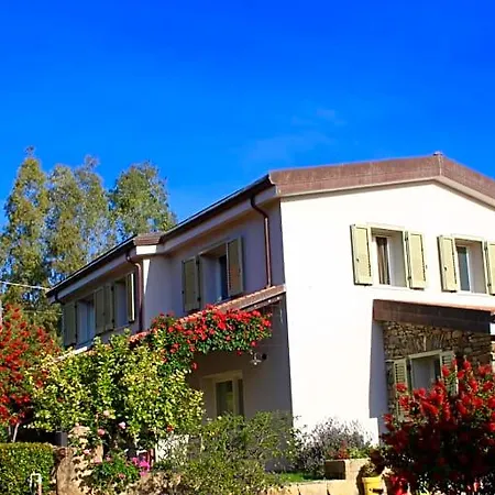 Rossofiore Bed & Breakfast 3*
