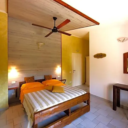 Rossofiore Bed & Breakfast Castiadas